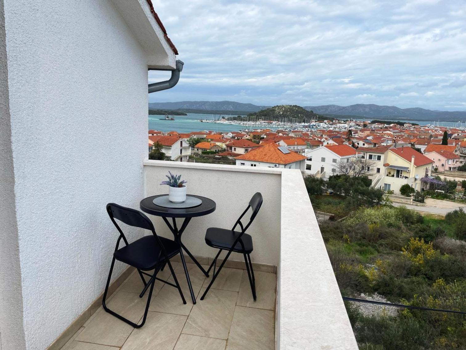 Apartments Kostelic Murter Rum bild