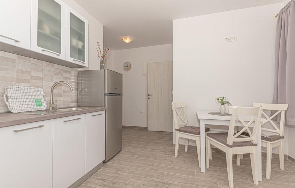 Apartments Kostelic Murter Rum bild